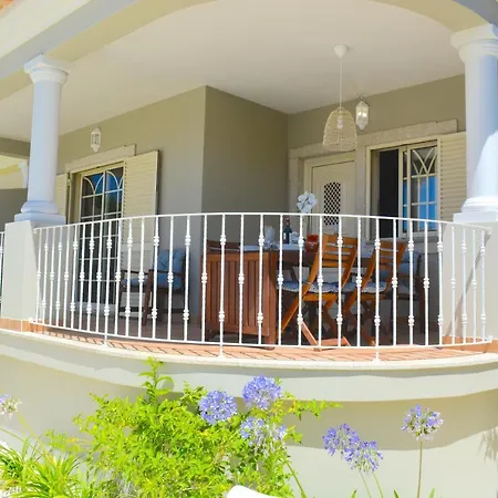 Willa Cristina Mar *